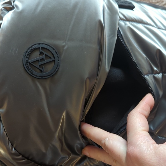 Adrianne Vittadini Puffer Backpack Unisex Style AVH8607 Iridescent Pewter NWT - Picture 8 of 15